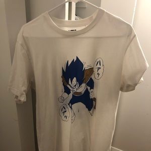 UNIQLO DBZ Vegeta shirt
